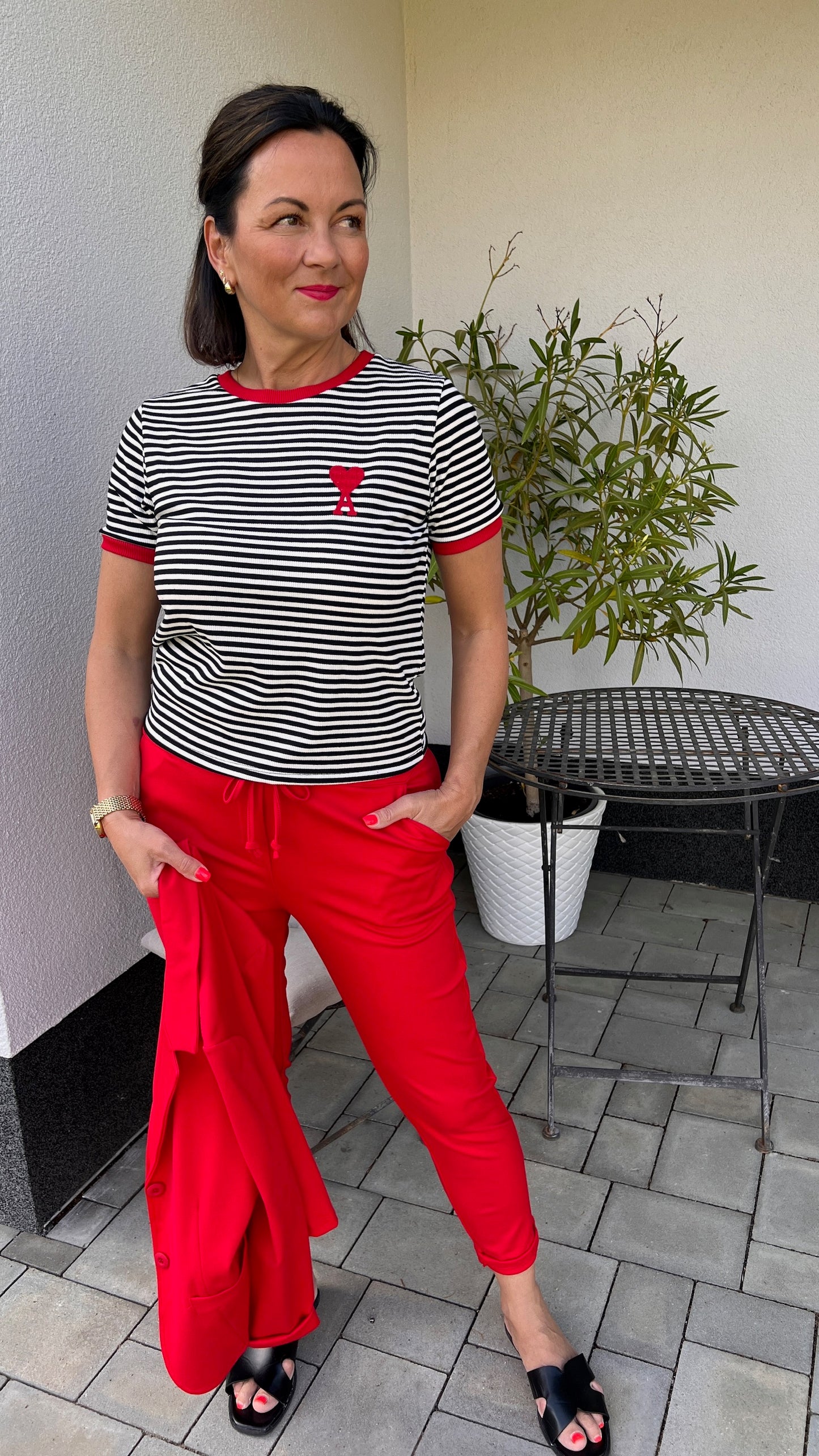 T-Shirt "CLOE" schwarz/ rot