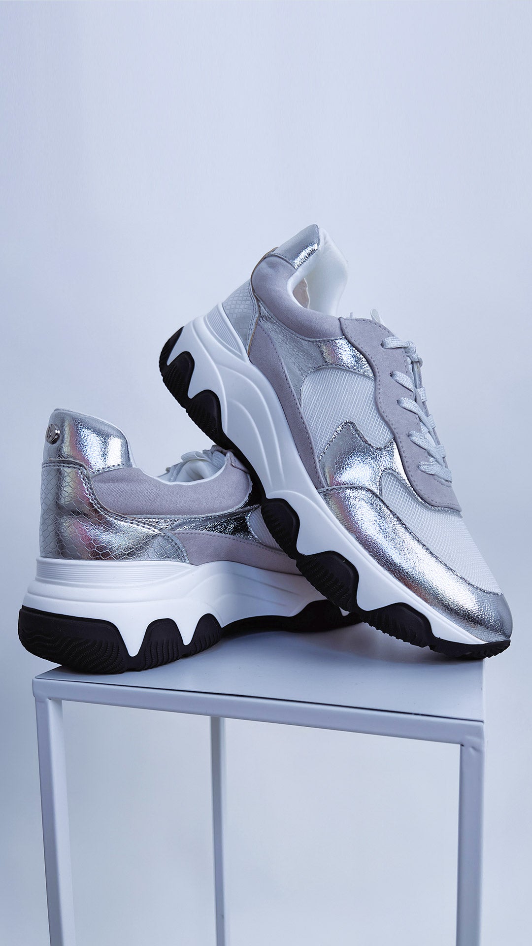 Sneaker "SILVER"