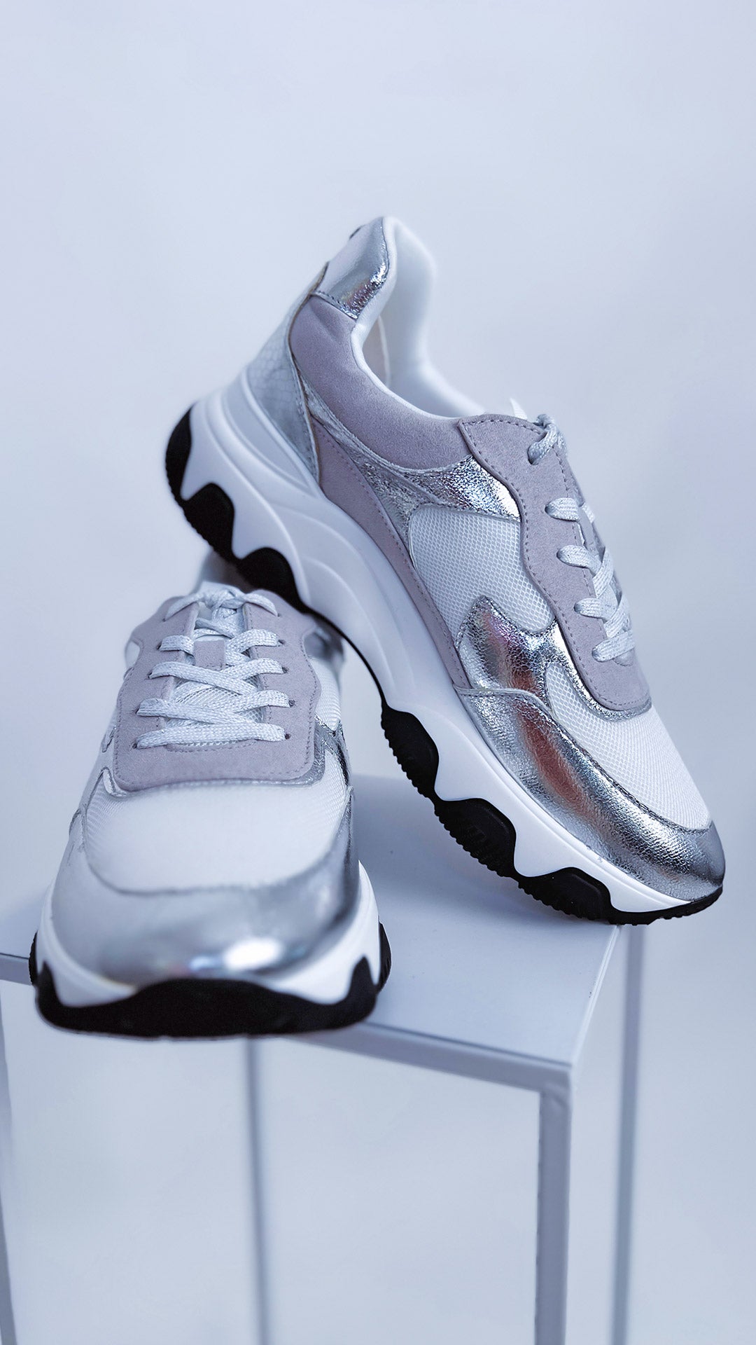 Sneaker "SILVER"